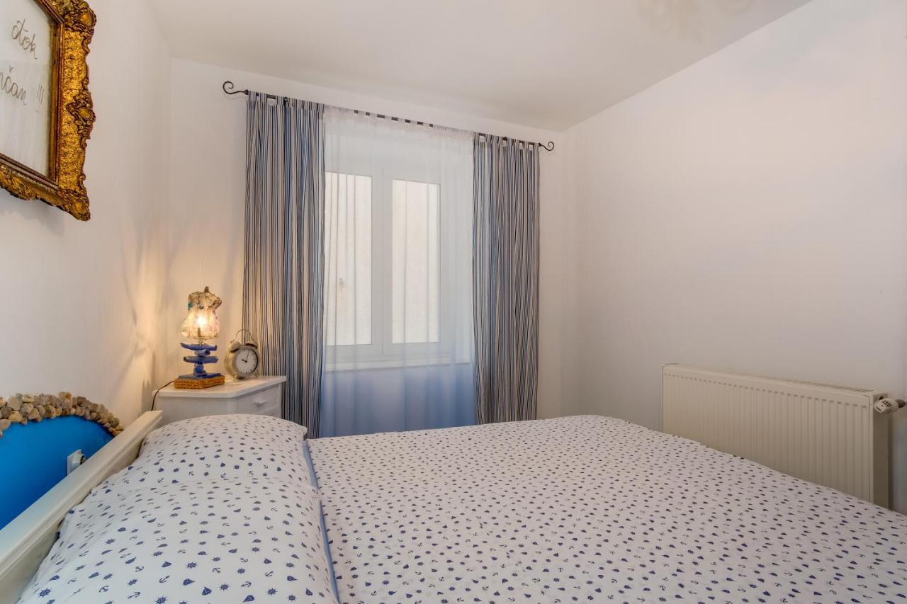 Apartments Kastel Veli Losinj Bagian luar foto