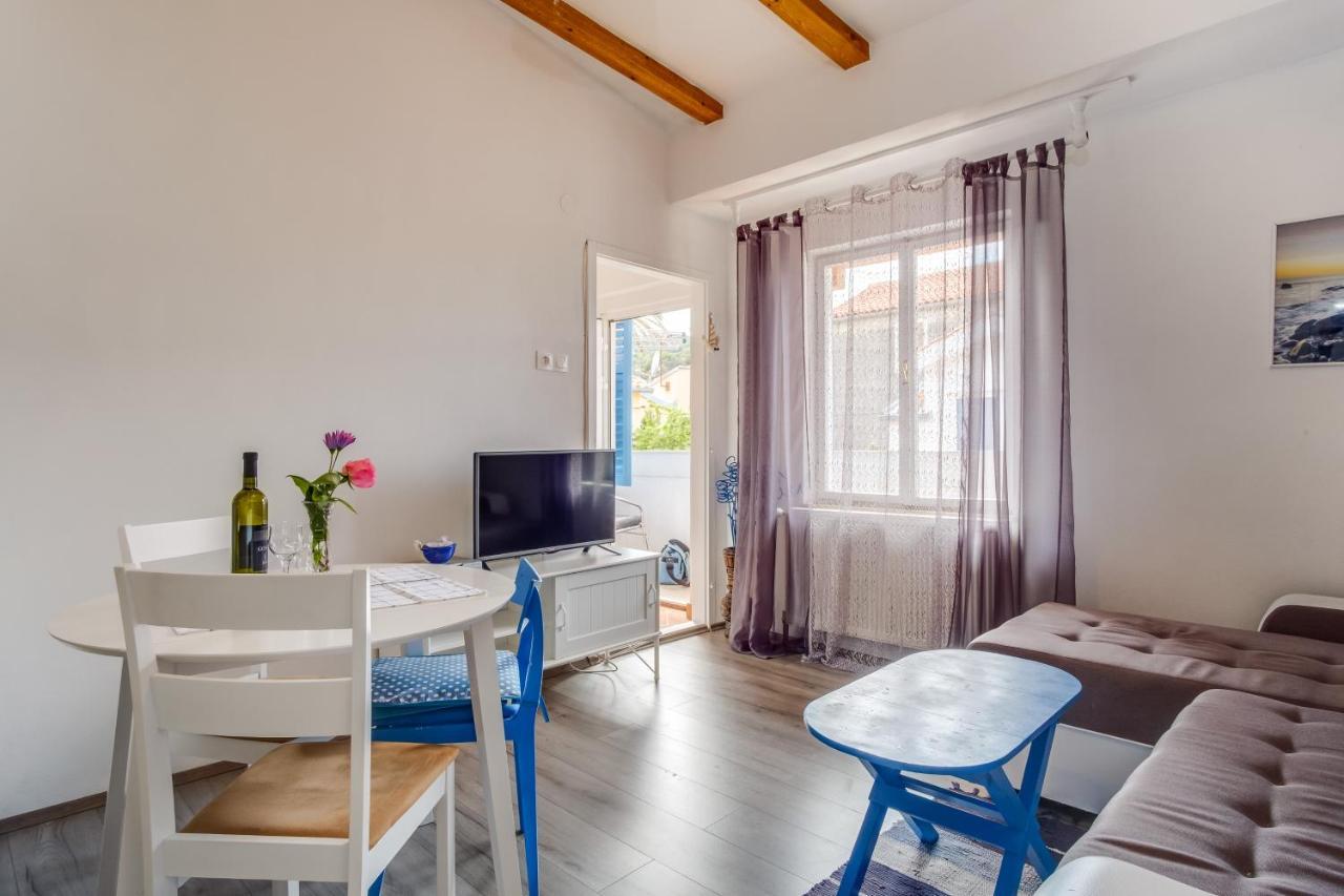 Apartments Kastel Veli Losinj Bagian luar foto