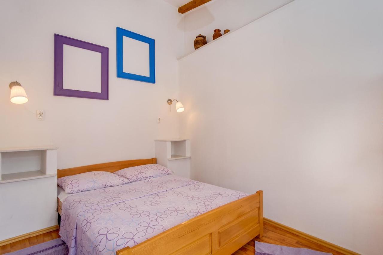 Apartments Kastel Veli Losinj Bagian luar foto